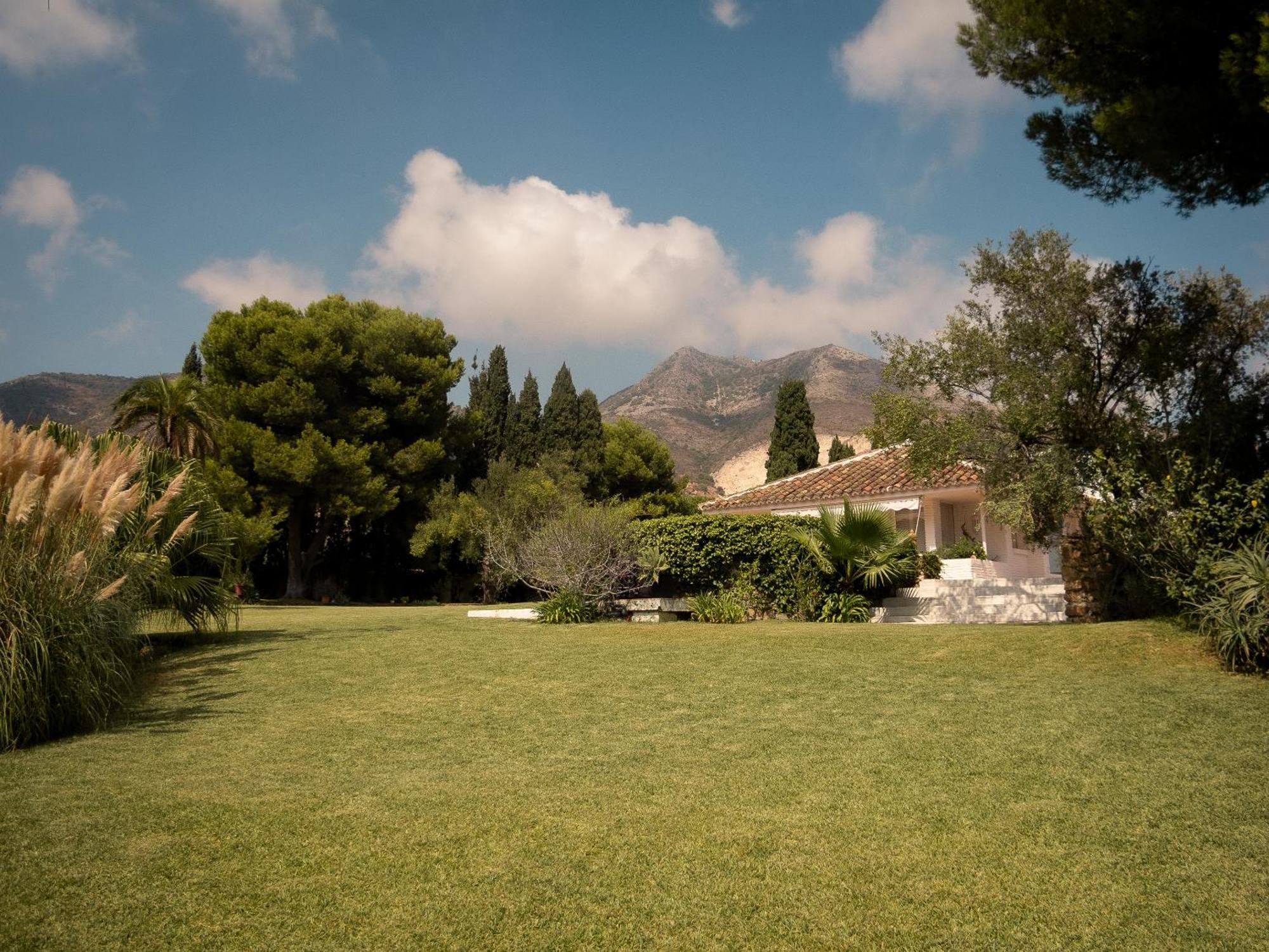 Villa 7,000 Sqm Luxurious Villa With Panoramic Sea Views Multiple Gardens & Two Pools *