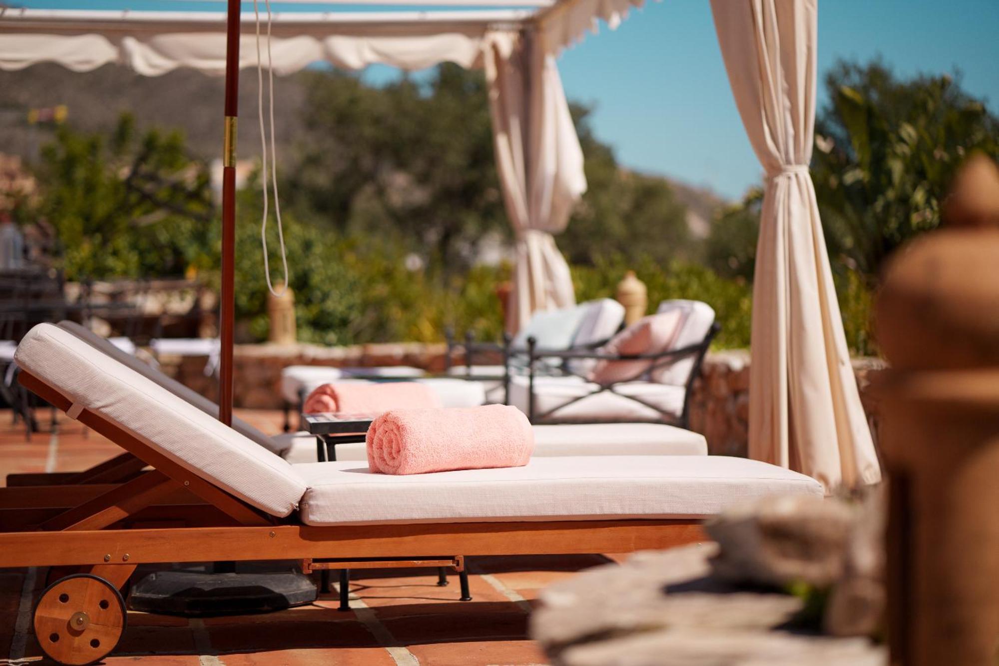 Villa 7,000 Sqm Luxurious Villa With Panoramic Sea Views Multiple Gardens & Two Pools