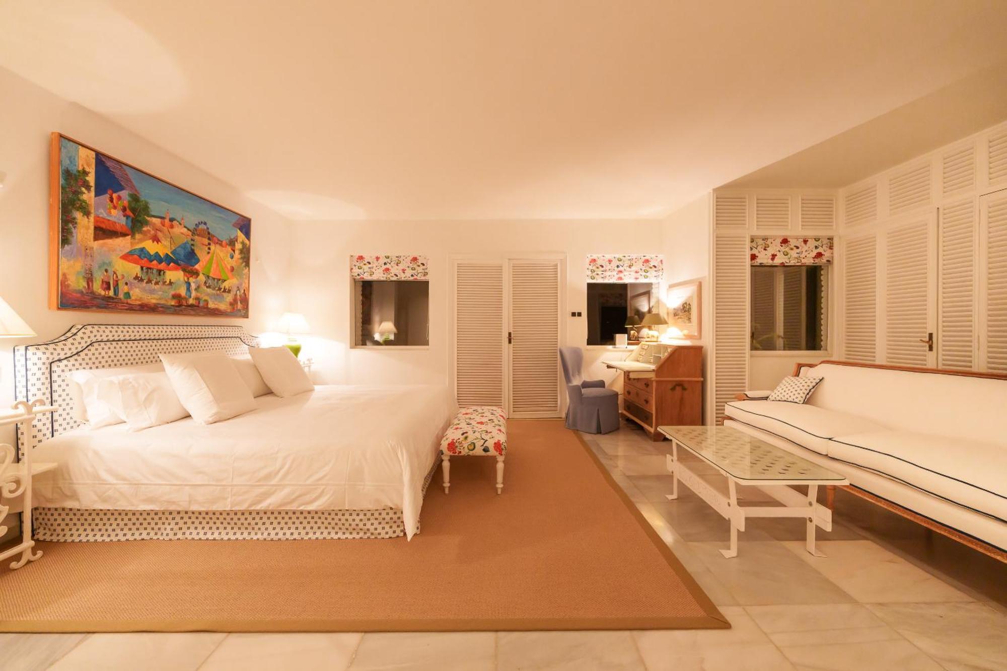 Villa 7,000 Sqm Luxurious Villa With Panoramic Sea Views Multiple Gardens & Two Pools Benalmádena