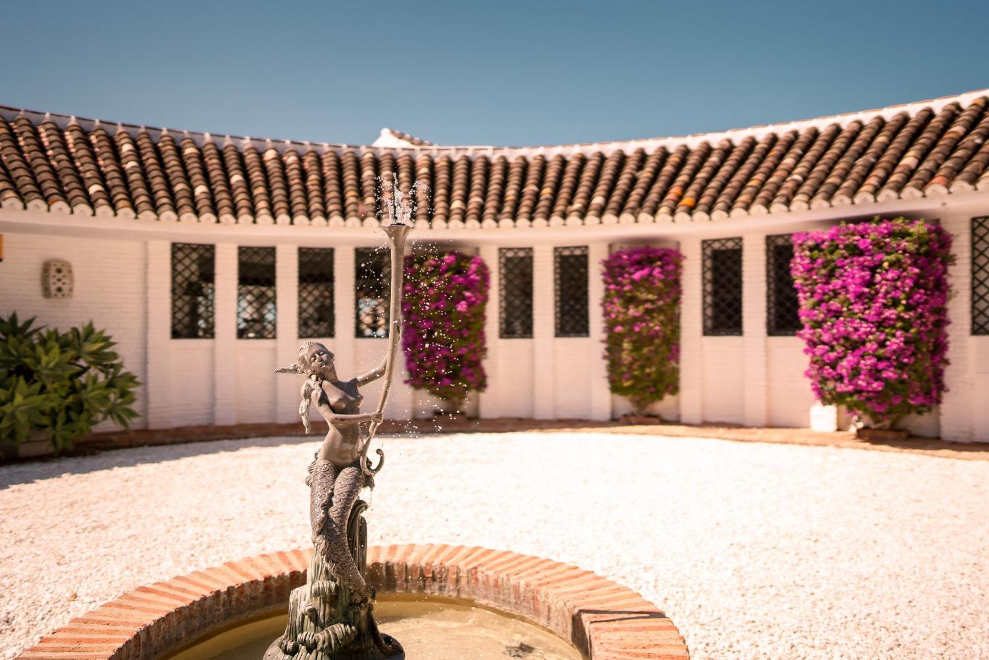 Villa 7,000 Sqm Luxurious Villa With Panoramic Sea Views Multiple Gardens & Two Pools Benalmádena