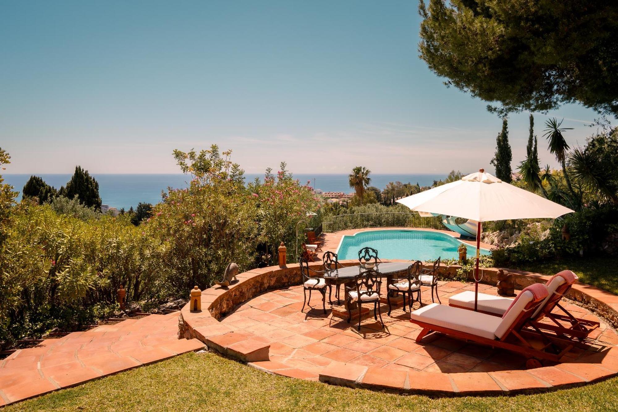 7,000 Sqm Luxurious Villa With Panoramic Sea Views Multiple Gardens & Two Pools Villa