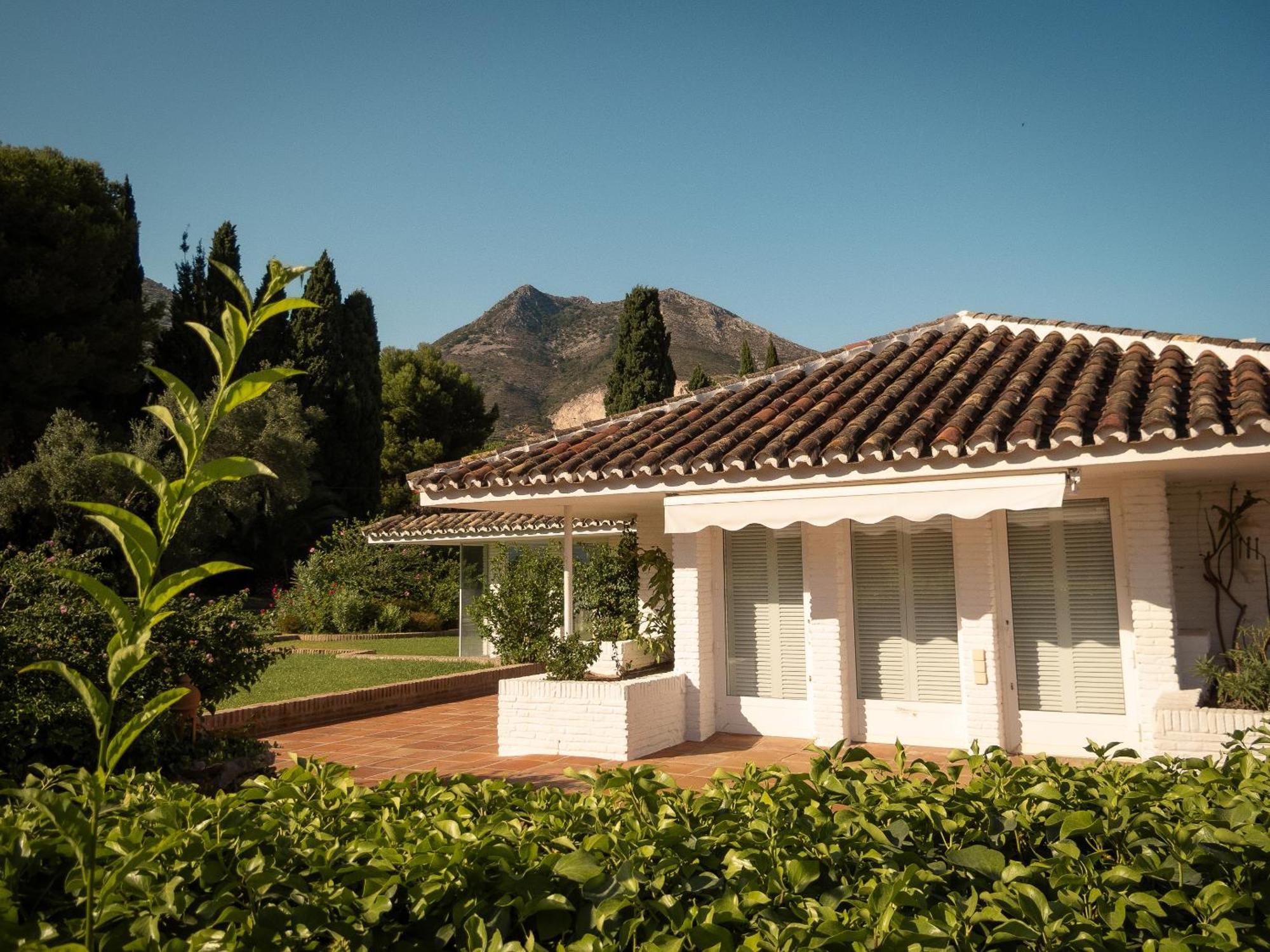 Villa 7,000 Sqm Luxurious Villa With Panoramic Sea Views Multiple Gardens & Two Pools *