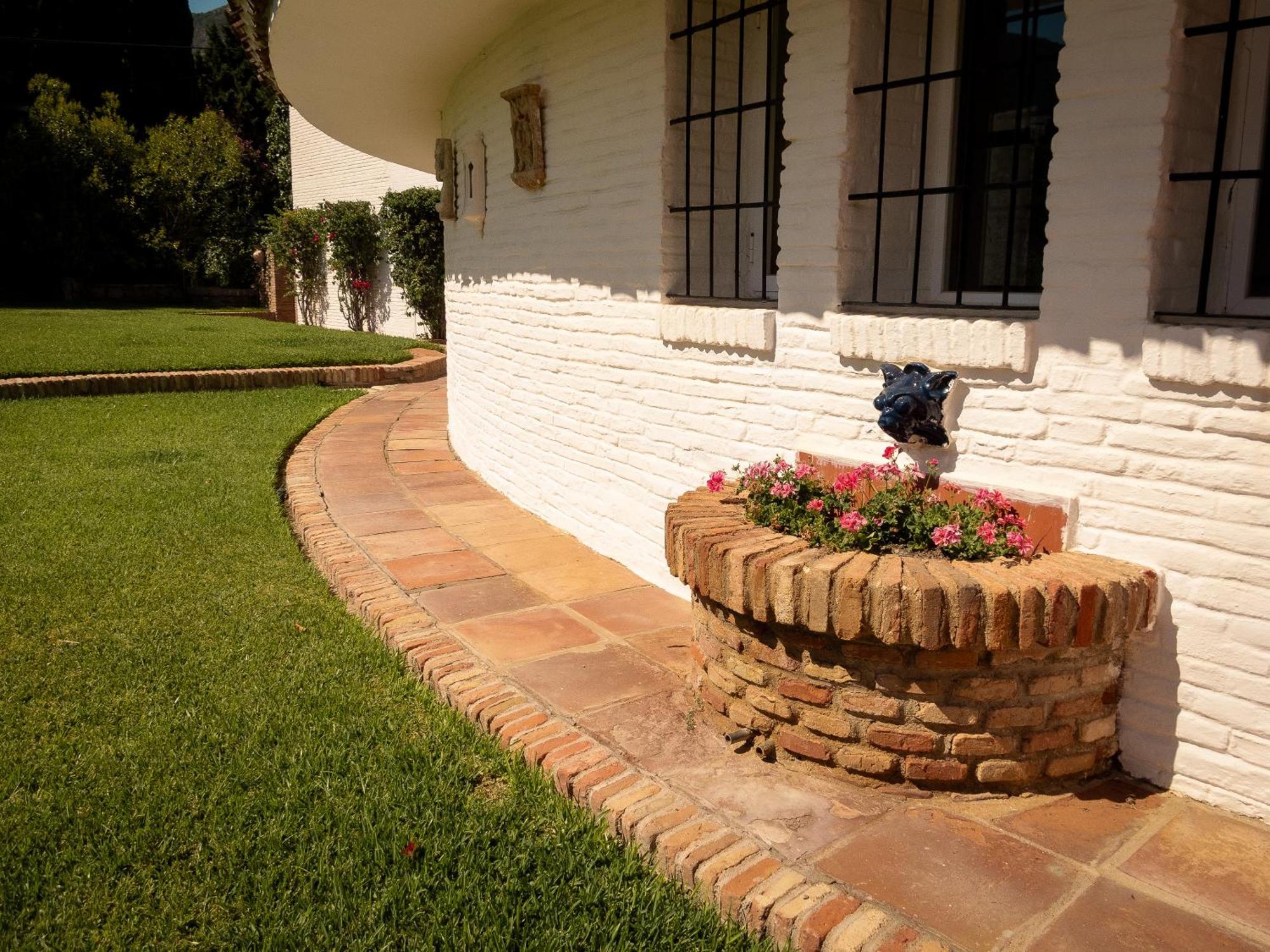 7,000 Sqm Luxurious Villa With Panoramic Sea Views Multiple Gardens & Two Pools Villa