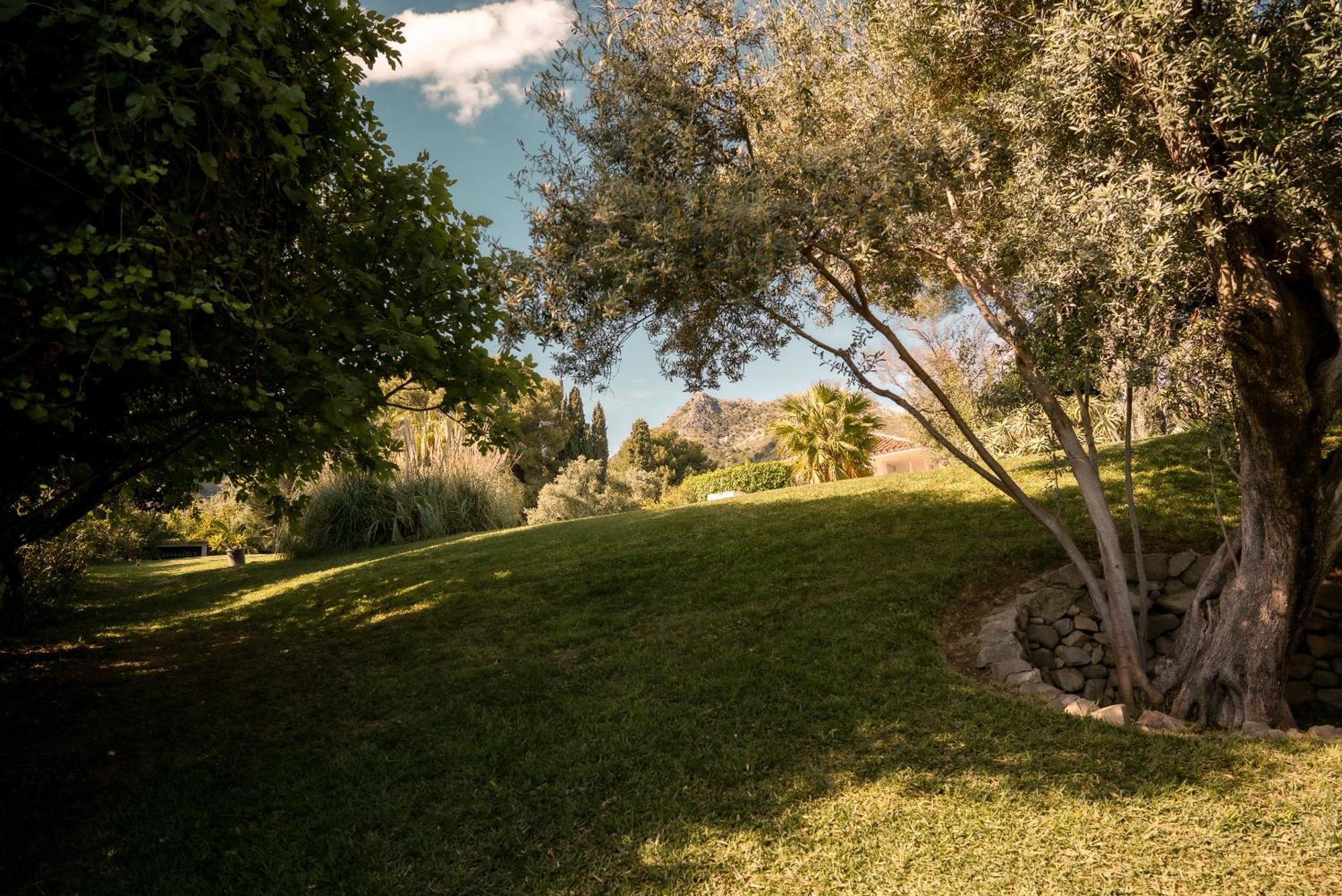 Villa 7,000 Sqm Luxurious Villa With Panoramic Sea Views Multiple Gardens & Two Pools Benalmádena