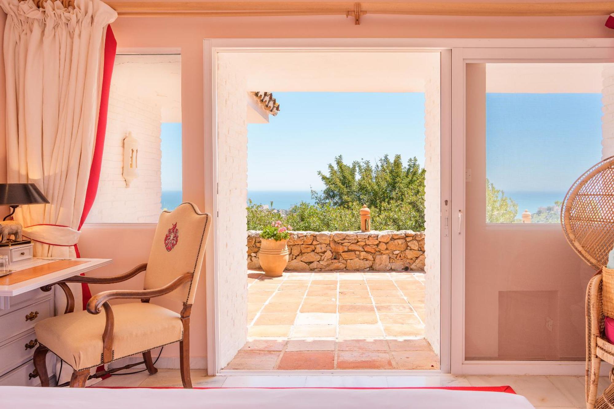 7,000 Sqm Luxurious Villa With Panoramic Sea Views Multiple Gardens & Two Pools Villa Benalmádena
