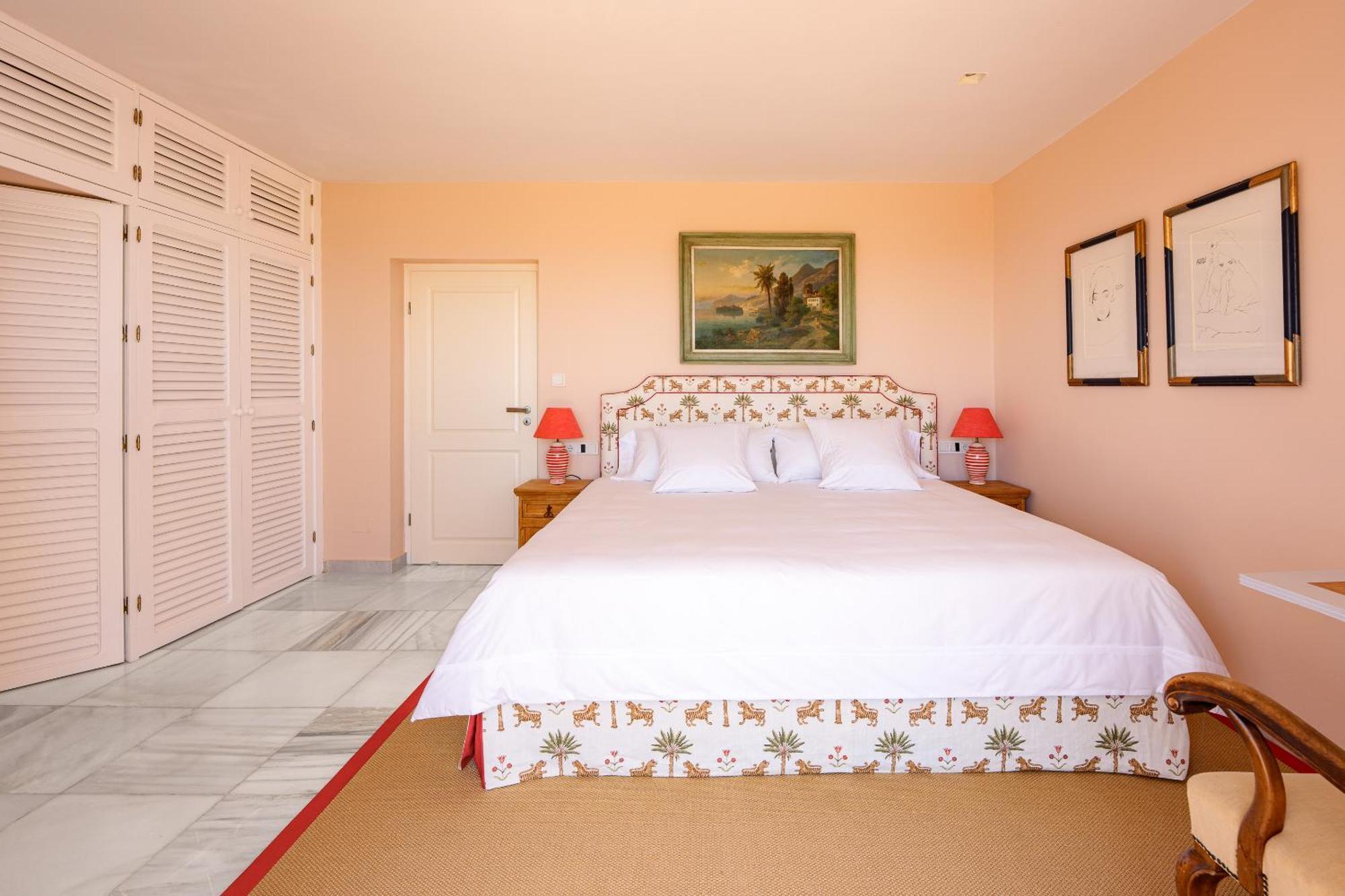 7,000 Sqm Luxurious Villa With Panoramic Sea Views Multiple Gardens & Two Pools *