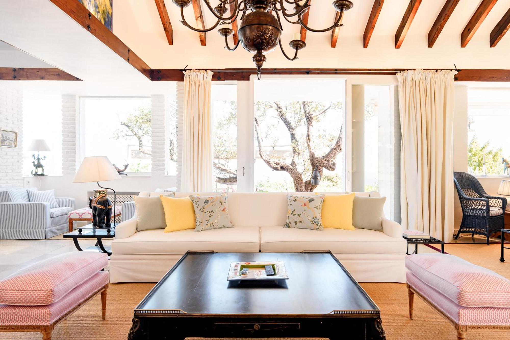 Villa 7,000 Sqm Luxurious Villa With Panoramic Sea Views Multiple Gardens & Two Pools