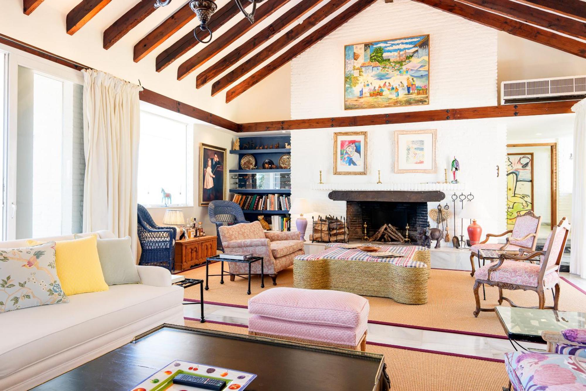 Villa 7,000 Sqm Luxurious Villa With Panoramic Sea Views Multiple Gardens & Two Pools *