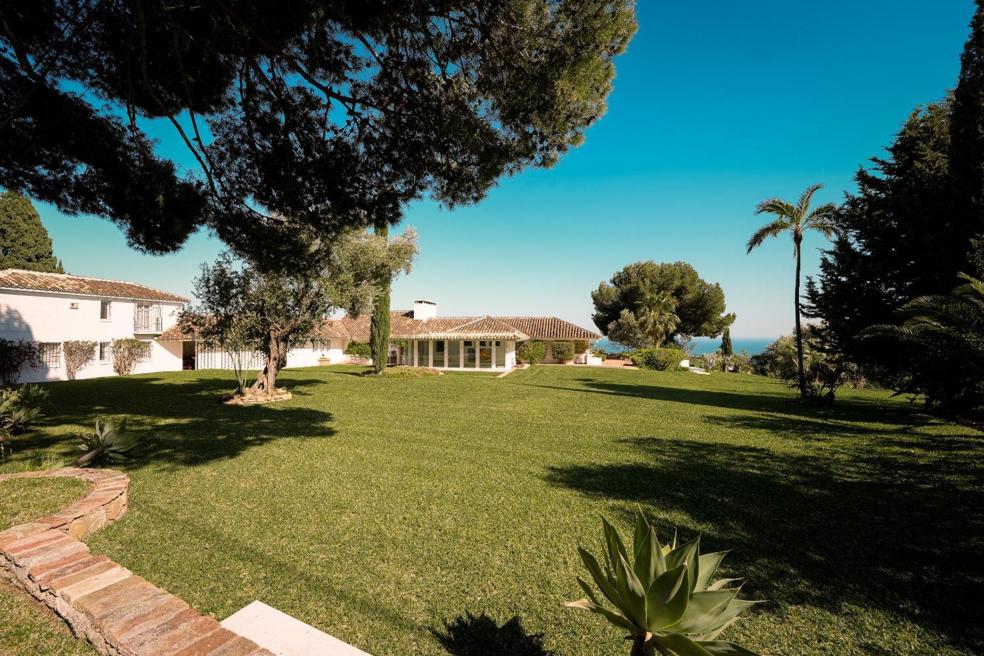 7,000 Sqm Luxurious Villa With Panoramic Sea Views Multiple Gardens & Two Pools *