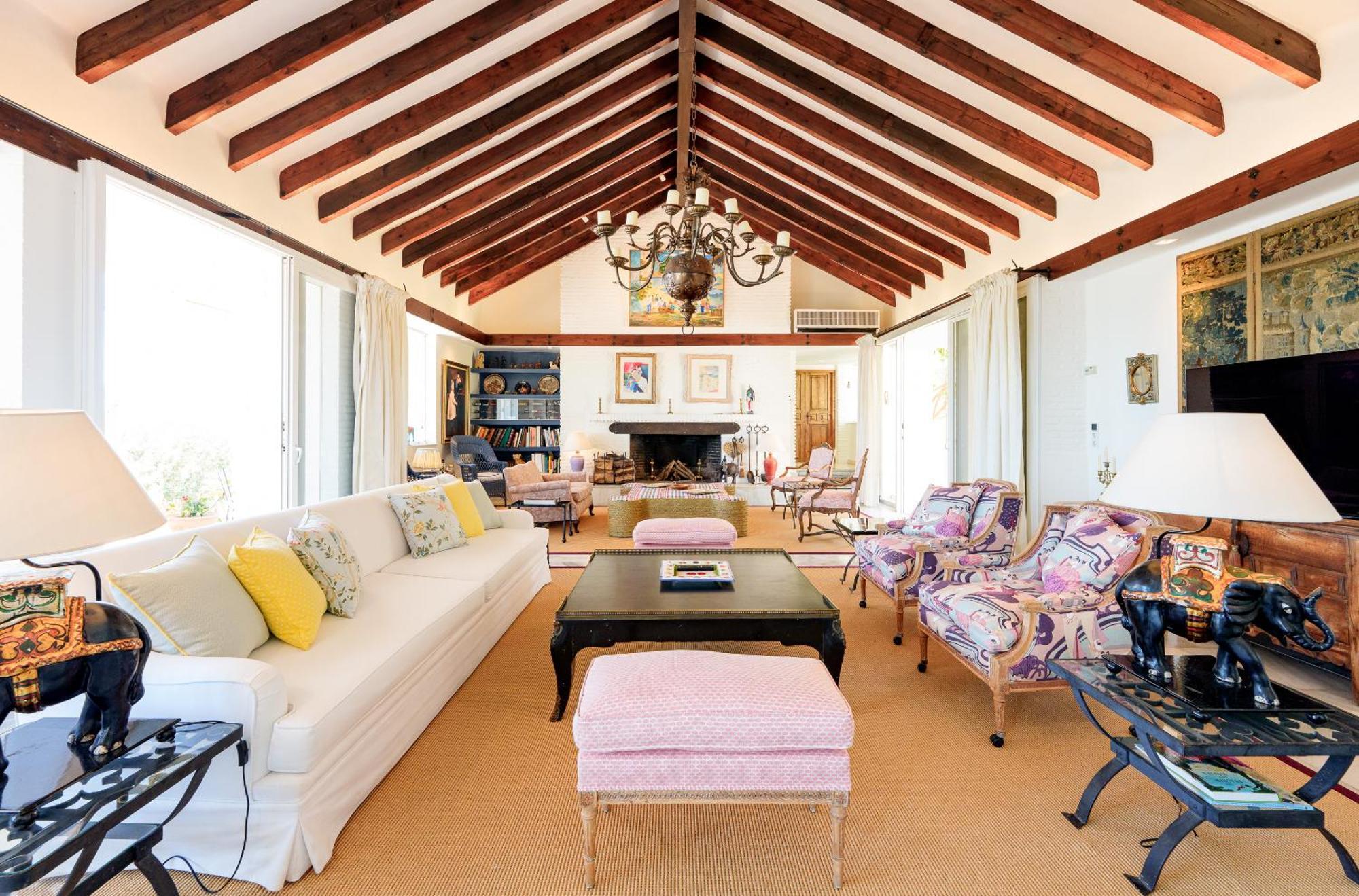 Villa 7,000 Sqm Luxurious Villa With Panoramic Sea Views Multiple Gardens & Two Pools
